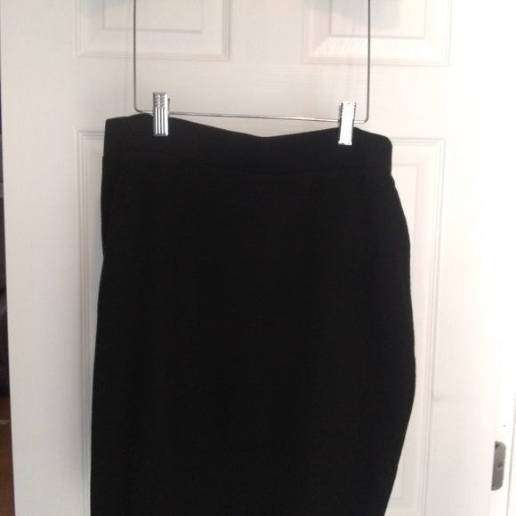 J.Jill Wearever Black Skirt - Picture 2 of 7